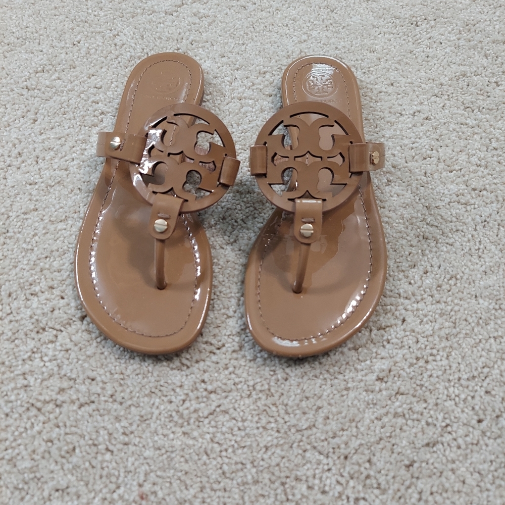 Toru Burch patent Miller sandal